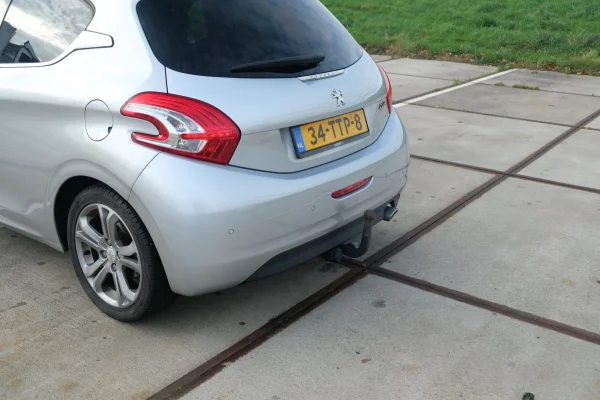 Foto 8 van fotogallerij Peugeot 208 1.6VTi uit 2012