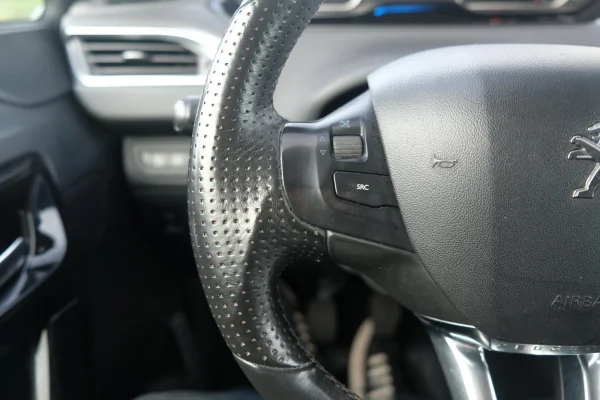 Foto 23 van fotogallerij Peugeot 208 1.6VTi uit 2012