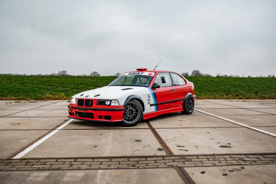 Foto 0 van fotogallerij BMW E36 330i Compact uit 1995