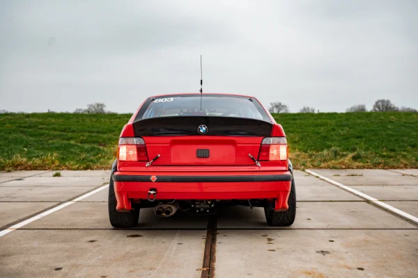 Foto 12 van fotogallerij BMW E36 330i Compact uit 1995