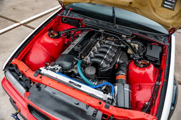 Foto 13 van fotogallerij BMW E36 330i Compact uit 1995