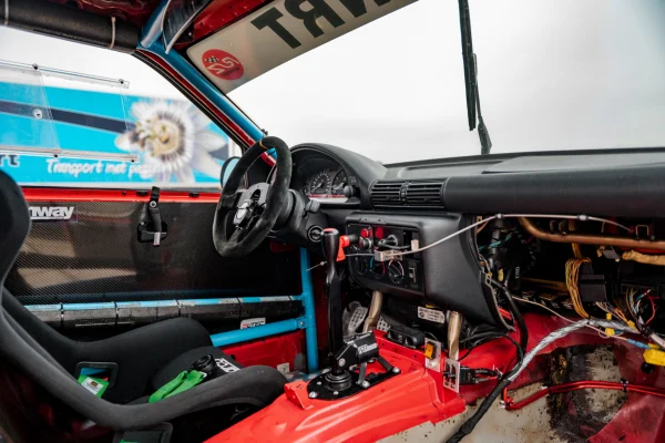 Foto 18 van fotogallerij BMW E36 330i Compact uit 1995