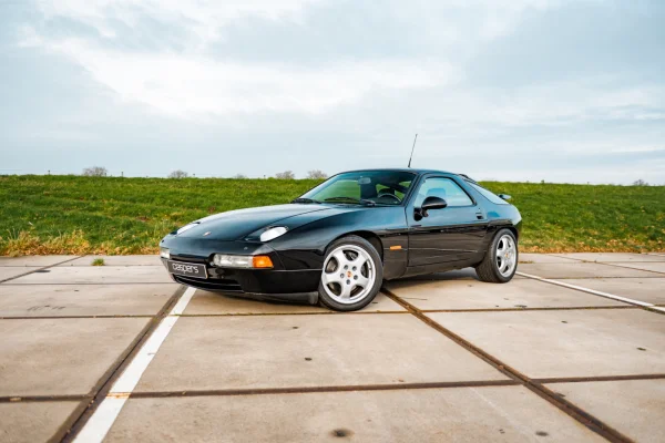 Foto 3 van fotogallerij Porsche 928 GTS uit 1992