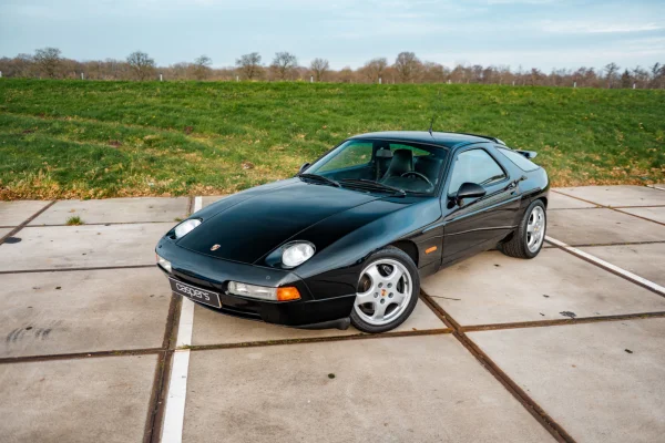 Foto 4 van fotogallerij Porsche 928 GTS uit 1992