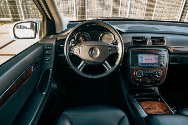 Foto 15 van fotogallerij Mercedes-Benz R-Klasse uit 2007