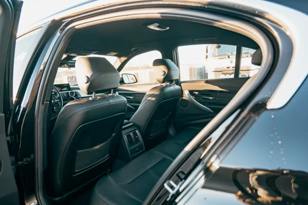 Foto 10 van fotogallerij BMW 330e uit 2018