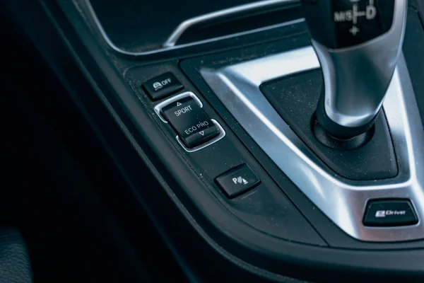 Foto 20 van fotogallerij BMW 330e uit 2018