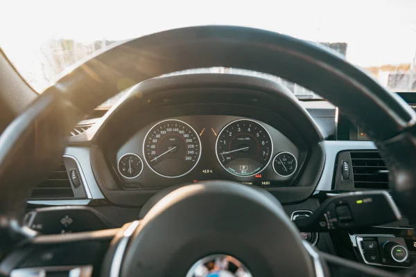 Foto 12 van fotogallerij BMW 330e uit 2018