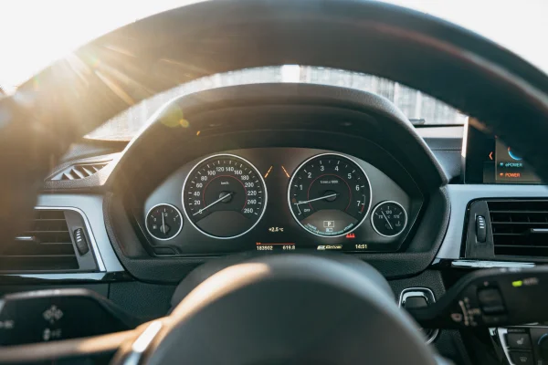 Foto 17 van fotogallerij BMW 330e uit 2018