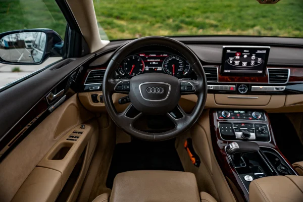 Foto 11 van fotogallerij Audi A8L uit 2011