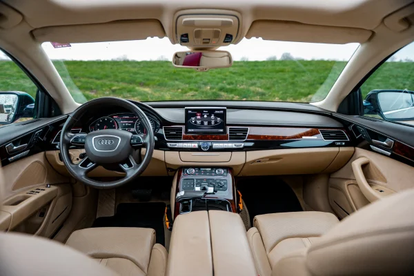 Foto 8 van fotogallerij Audi A8L uit 2011
