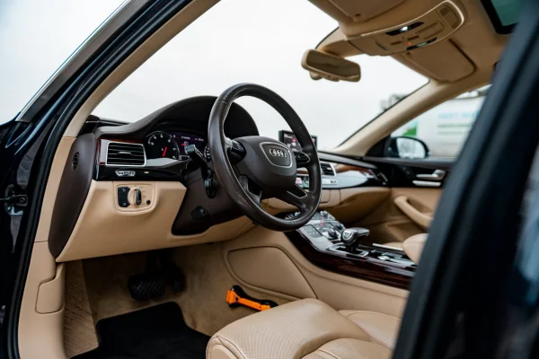 Foto 14 van fotogallerij Audi A8L uit 2011