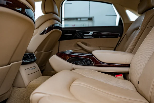 Foto 15 van fotogallerij Audi A8L uit 2011