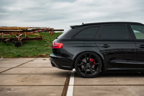 Foto 10 van fotogallerij Audi RS4 Avant uit 2013