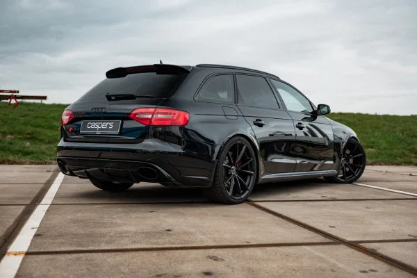 Foto 2 van fotogallerij Audi RS4 Avant uit 2013