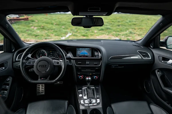 Foto 12 van fotogallerij Audi RS4 Avant uit 2013