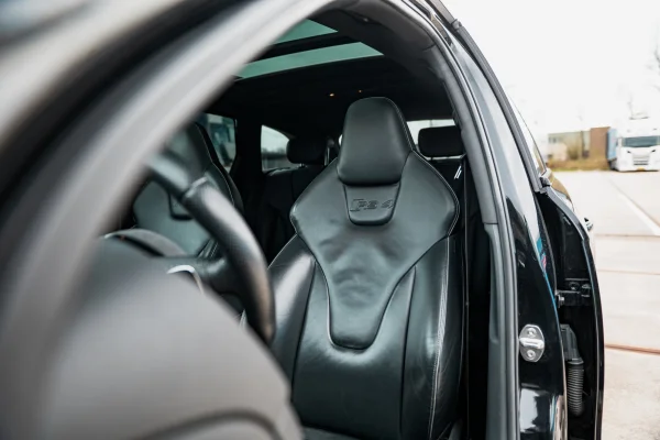 Foto 22 van fotogallerij Audi RS4 Avant uit 2013