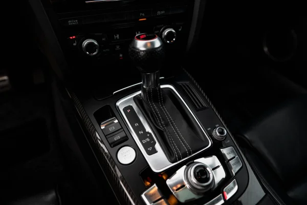 Foto 23 van fotogallerij Audi RS4 Avant uit 2013