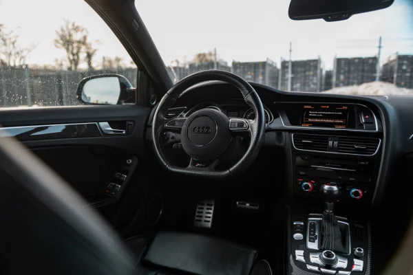 Foto 26 van fotogallerij Audi RS4 Avant uit 2013