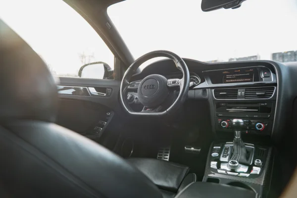 Foto 32 van fotogallerij Audi RS4 Avant uit 2013