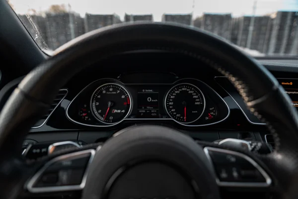 Foto 40 van fotogallerij Audi RS4 Avant uit 2013