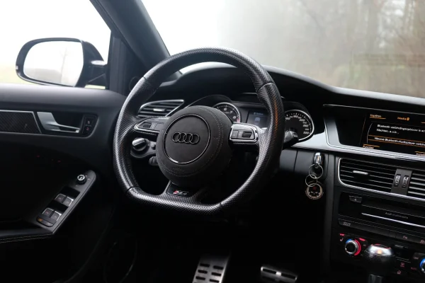 Foto 9 van fotogallerij Audi RS4 Avant uit 2013