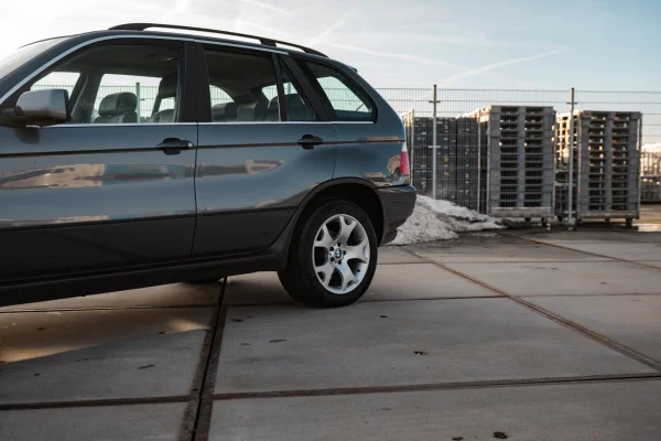 Foto 5 van fotogallerij BMW X5 4.4i V8 uit 2001