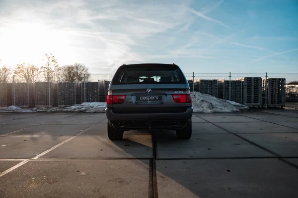 Foto 16 van fotogallerij BMW X5 4.4i V8 uit 2001