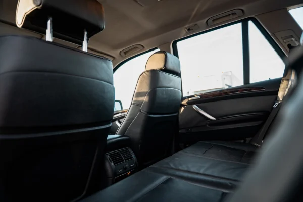 Foto 21 van fotogallerij BMW X5 4.4i V8 uit 2001