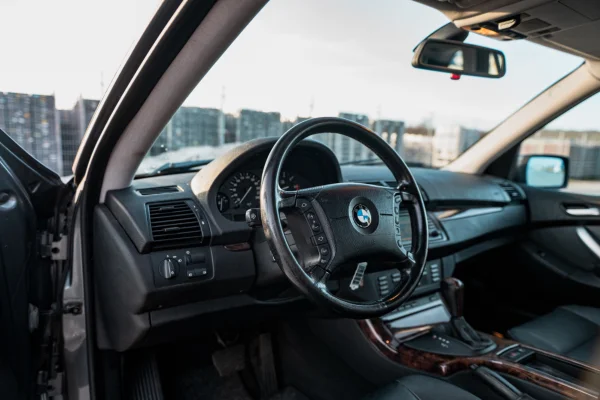 Foto 31 van fotogallerij BMW X5 4.4i V8 uit 2001