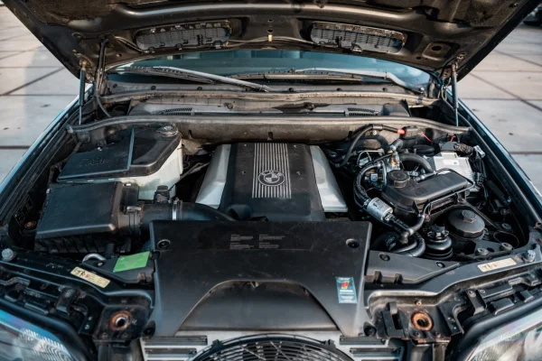 Foto 37 van fotogallerij BMW X5 4.4i V8 uit 2001