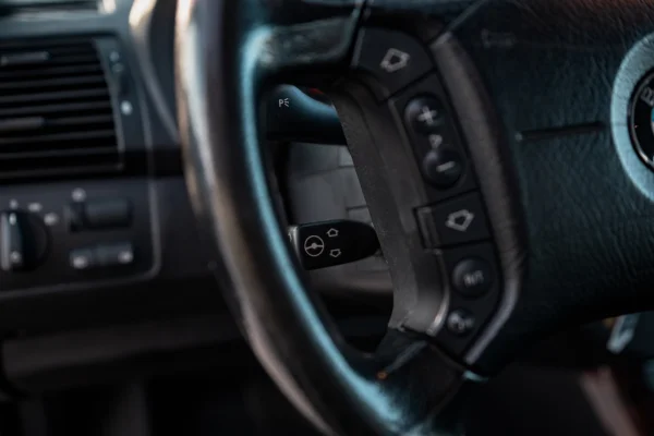 Foto 39 van fotogallerij BMW X5 4.4i V8 uit 2001