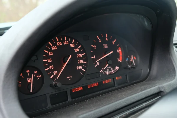 Foto 19 van fotogallerij BMW X5 4.4i V8 uit 2001