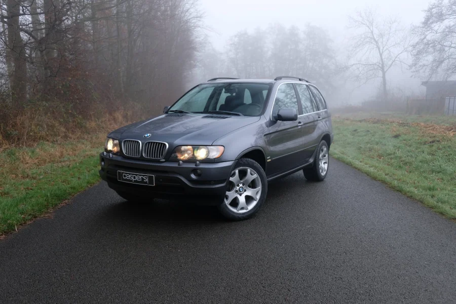 Foto 0 van fotogallerij BMW X5 4.4i V8 uit 2001