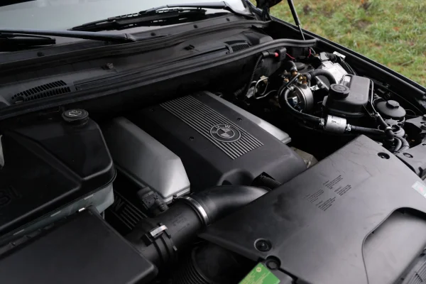 Foto 5 van fotogallerij BMW X5 4.4i V8 uit 2001