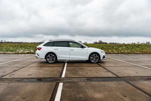 Foto 3 van fotogallerij Skoda Octavia 1.4TSi iV (PHEV) RS uit 2022