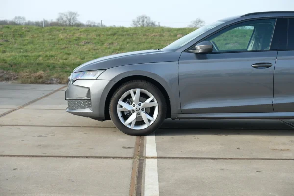 Foto 6 van fotogallerij Skoda Octavia Combi 1.5TSi Edition uit 2024