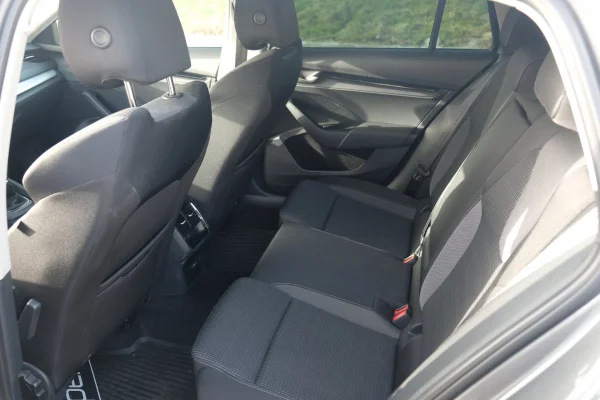 Foto 12 van fotogallerij Skoda Octavia Combi 1.5TSi Edition uit 2024