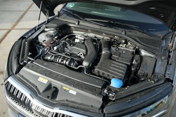 Foto 16 van fotogallerij Skoda Octavia Combi 1.5TSi Edition uit 2024