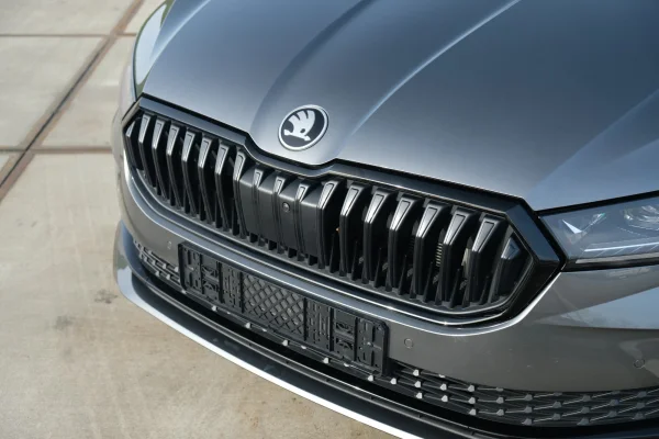 Foto 41 van fotogallerij Skoda Superb Combi 1.5TSi PHEV Sportline uit 2025