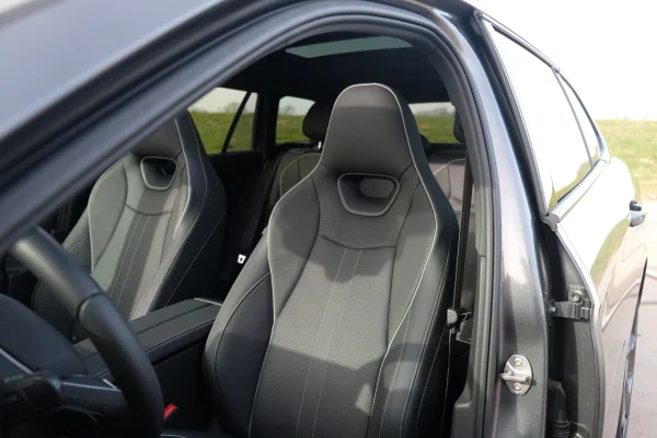 Foto 8 van fotogallerij Skoda Superb Combi 1.5TSi PHEV Sportline uit 2025