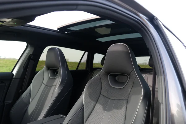 Foto 1 van fotogallerij Skoda Superb Combi 1.5TSi PHEV Sportline uit 2025