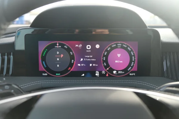 Foto 21 van fotogallerij Skoda Superb Combi 1.5TSi PHEV Sportline uit 2025