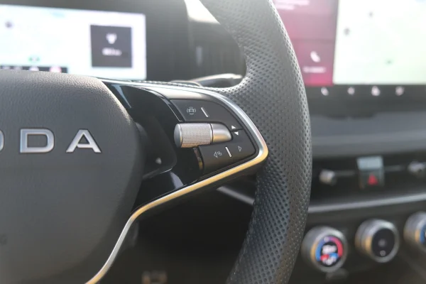 Foto 27 van fotogallerij Skoda Superb Combi 1.5TSi PHEV Sportline uit 2025