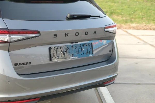 Foto 15 van fotogallerij Skoda Superb Combi 1.5TSi PHEV Sportline uit 2025