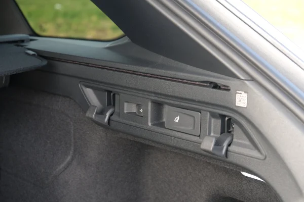 Foto 16 van fotogallerij Skoda Superb Combi 1.5TSi PHEV Sportline uit 2025