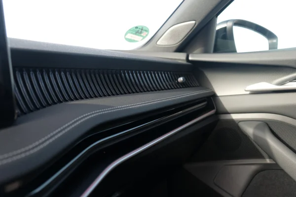 Foto 38 van fotogallerij Skoda Superb Combi 1.5TSi PHEV Sportline uit 2025