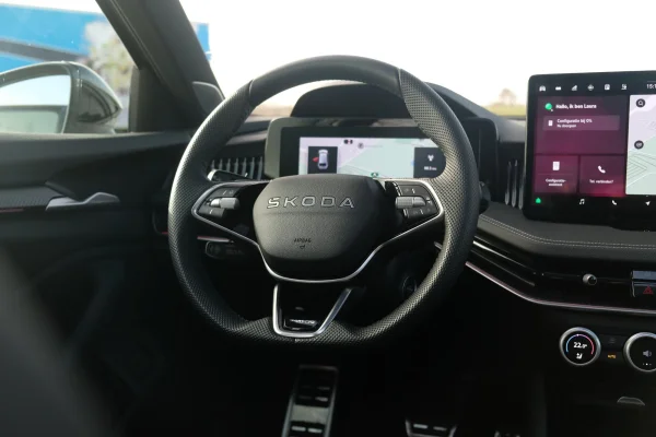 Foto 34 van fotogallerij Skoda Superb Combi 1.5TSi PHEV Sportline uit 2025