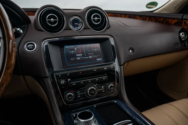 Foto 23 van fotogallerij Jaguar XJL uit 2010