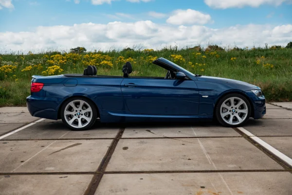 Foto 3 van fotogallerij BMW 325i Cabrio uit 2010